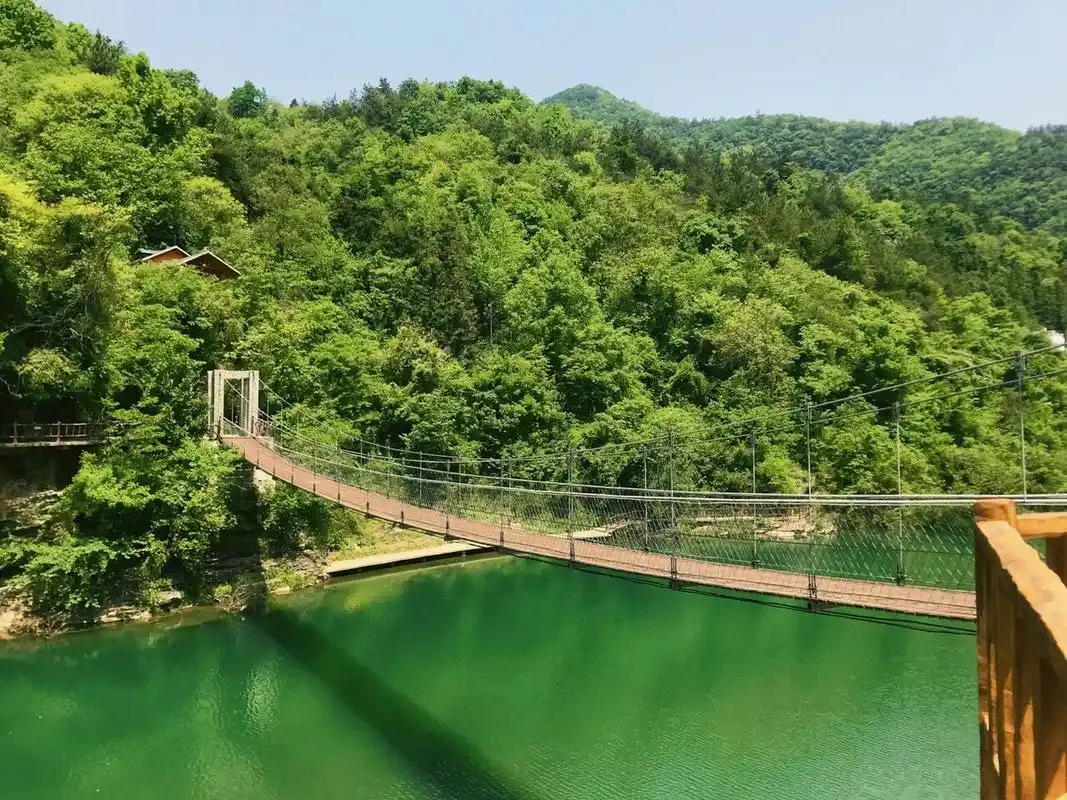 夏日清凉胜地—十堰周边游 导航:白杨坪林区珍珠岩村烧烤基地(丹江口