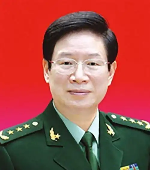 曾担任二炮政委(现火箭军),2009年被授予上将军衔,和父亲张震上将成为
