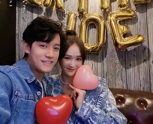 陈乔恩带老公逛街!