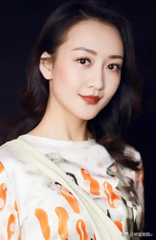 王鸥的脚丫子图片(王鸥女神脚踩高跟鞋美照)