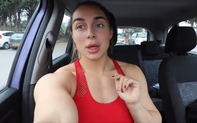 美丽强壮肌肉女,女子形体运动员吉瑞雅阿斯顿