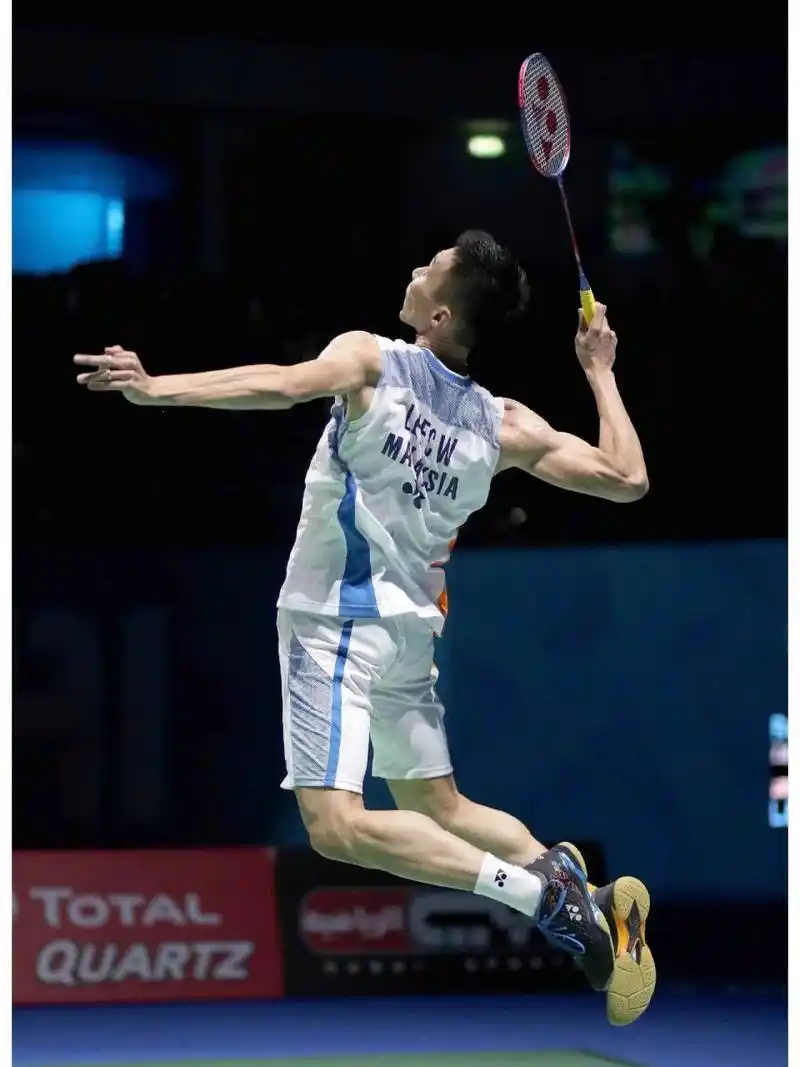 分享一波羽毛球图片～～ 羽毛球壁纸(男生版)