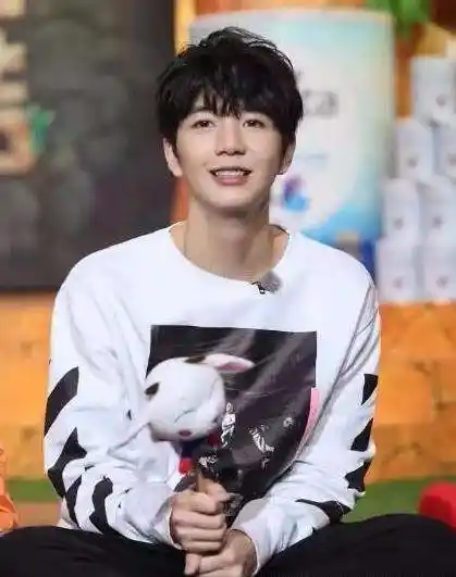 张镐濂 以团之名真是越长越帅气完美继承妈妈的颜值