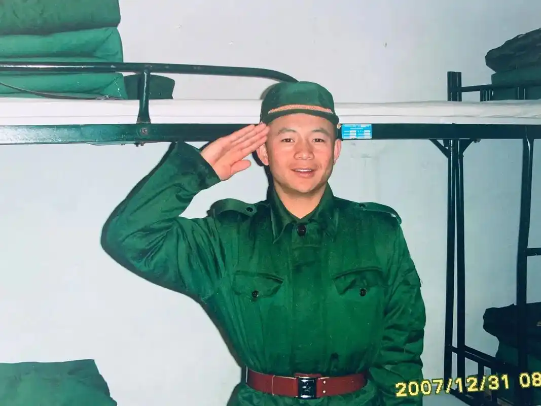 05年新疆伊犁边防武警,还是最喜欢05式作训服[捂脸] 1月前·江苏 0