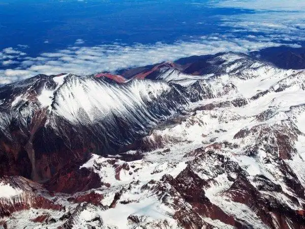 世界上最长的两座山脉:安第斯山脉长8900千米