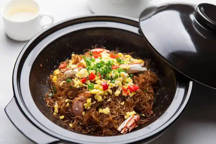 剁椒粉丝煲|鲜香麻辣,香味十足!干饭人餐桌必备的下饭神菜