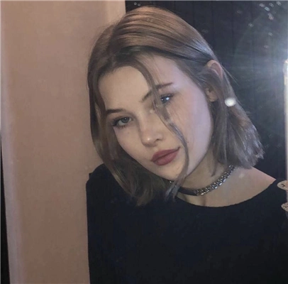 高冷性感欧美微信女生头像