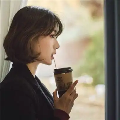 qq女生2020头像短发韩版高清大图 说到底别人怎样和你无关