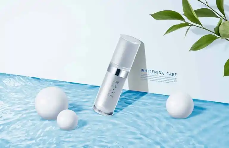 夏季美白护理保湿补水护肤品宣传海报设计模板集 – 设计小咖