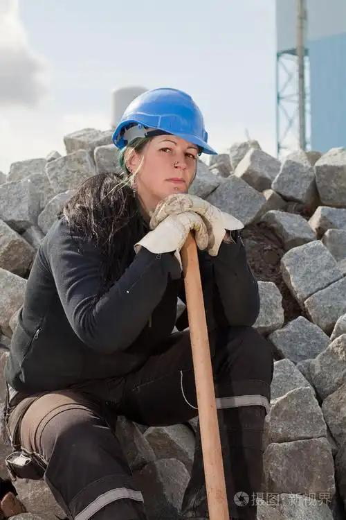 女建筑工人