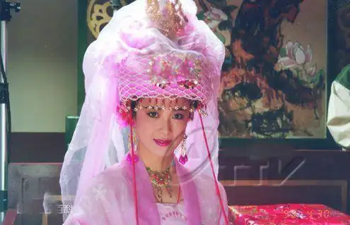 杨吉儿 演员 傅艺伟封号出云公主,是隋炀帝的掌上明珠,在郊外邂逅狩猎