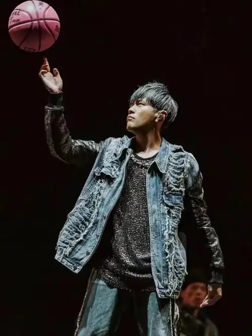 周杰伦2023嘉年华世界巡演国内站如期而至,2月27日门票开始预售_网易