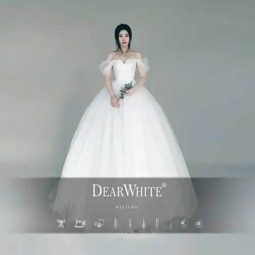 【亲爱的白dearwhite】-亲爱的白婚纱设计师品牌 - 逛什么官网