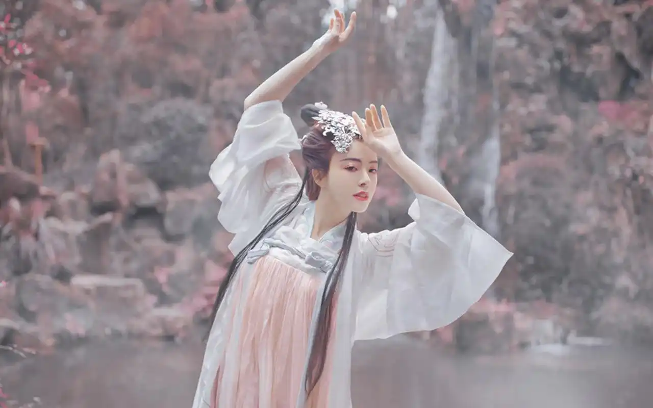 古风汉服美女仙气迷人写真图片桌面壁纸