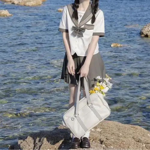 让我一眼就心动的jk制服了 神仙club家的这款绿色日系水手服就算一个