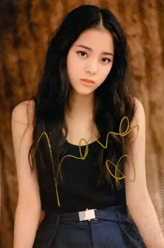 可爱桃补给包# 今日解锁@欧阳娜娜nana 签名照啦!