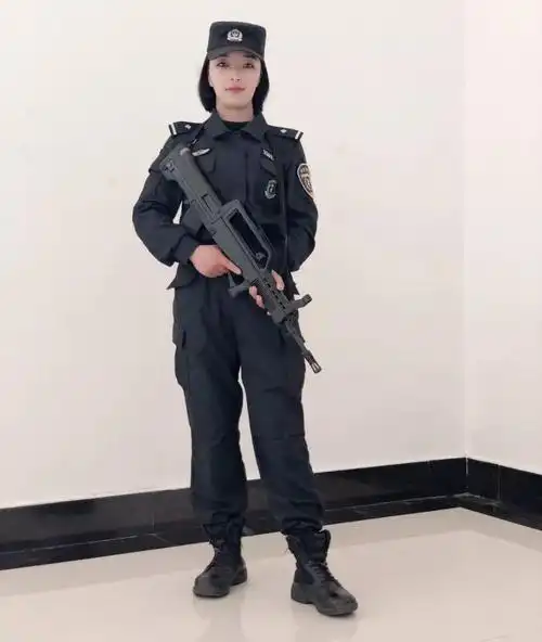 人物走进一战成名的甘孜90后女特警刘兴娟