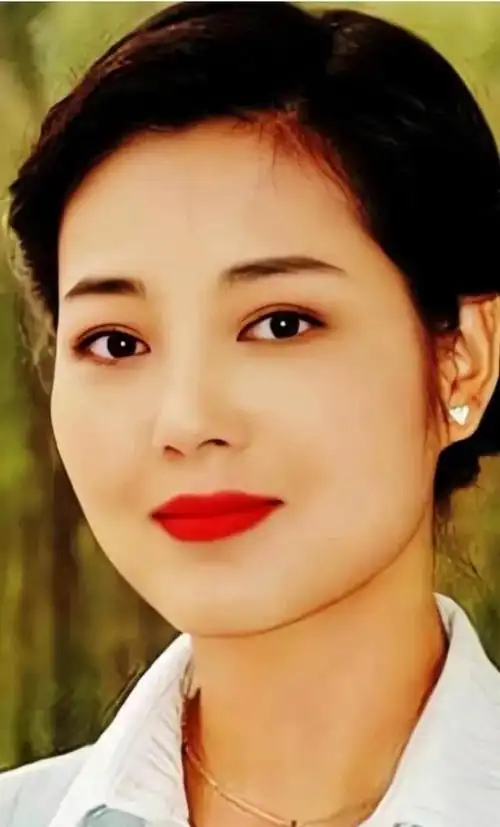 现在嫌她们丑,当年追成狗!这些发福的女明星,当年都是大美女