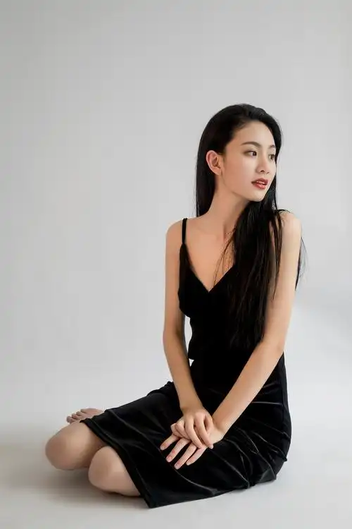 成熟御姐美女大胆诱惑写真图片