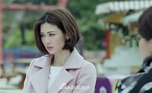 《我们的爱》童蕾身穿随性职业装 展干练知性美