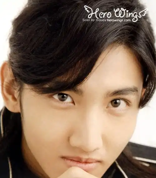 谁有东方神起各成员(除允浩)每个人的超清晰脸部特写照片