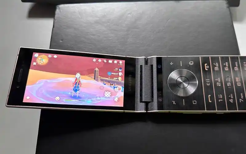 翻盖机也能玩原神?——三星w2019体验