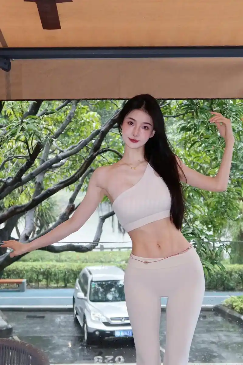 唯一的攀比是优于过去的自己.#马甲线 #运动女孩 #ootd - 抖音