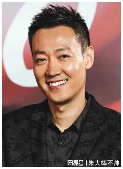 影帝辛柏青:为啥结婚几十年一直0绯闻,看看妻子的地位就知道了|朱媛媛