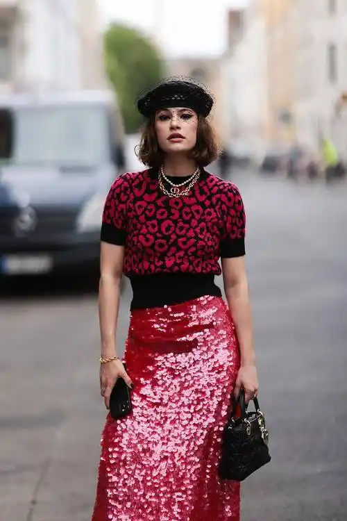 早秋来顶复古俏皮的贝雷帽把气质拉满