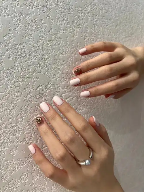 白色系美甲