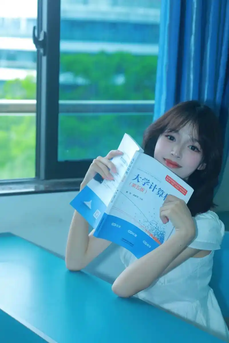 青春的尽头永远不是18岁 #深圳大学#深大校花#毕业季 #女 - 抖音