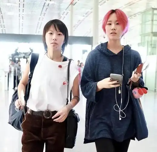 王菲前夫窦唯:两次离婚愧对两个女儿,两份嫁妆背后是深沉的父爱