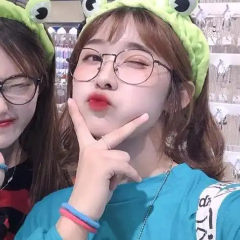 闺蜜的头像真人版喝饮料的小女孩 女生头像图片大全 -【爱个性】