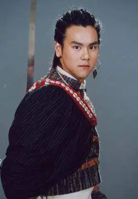 因为在《仙剑1》中 ,唐钰小宝已经显露出老实可爱的特征,他总是憨憨