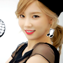 金泰妍可爱少女时代韩星卖萌gif动图_动态图_表情包下载_soogif