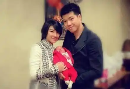 他便以知情人的身份多次爆料娱乐圈的女星,包括此前的李小璐,薛之谦