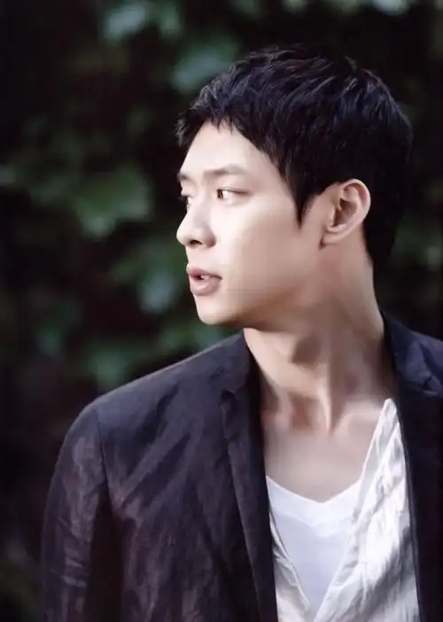 p>朴有天,1986年6月4日出生于韩国首尔,影视演员,歌手,词曲作者,毕业