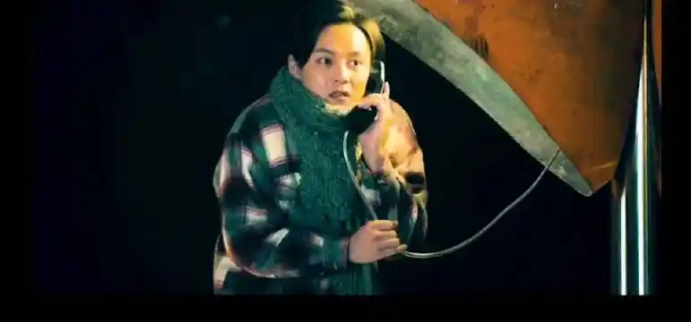 那肯定有我们袁华啊,看见尹正就会不由自主的唱起雪花飘飘～北风潇潇