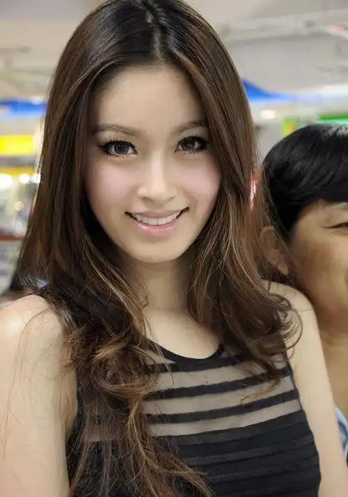 泰国最美变性人大学成绩单被晒出不仅人美还是学霸