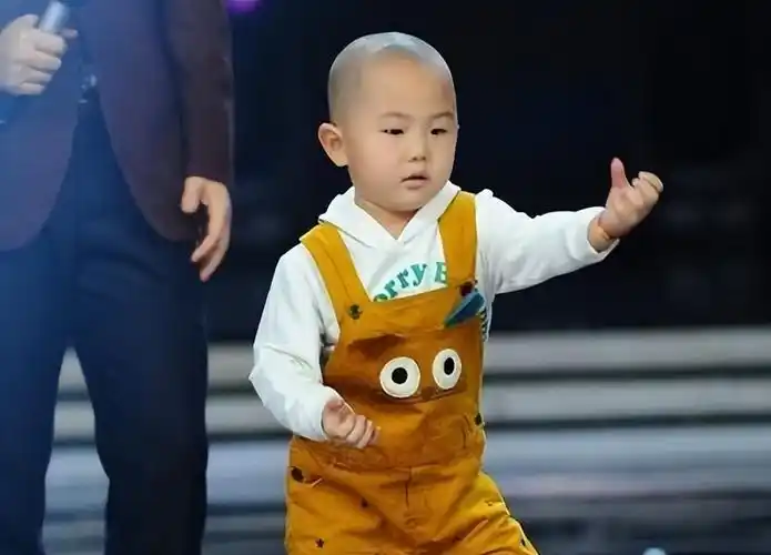 童星张峻豪:三岁出名,五岁登上春晚,如今他成为父母的骄傲