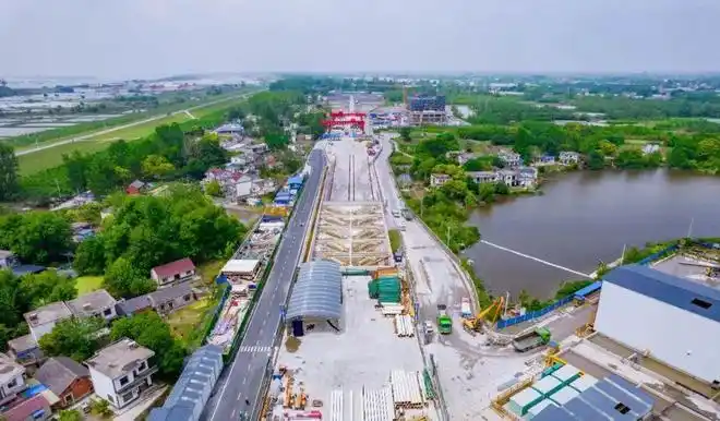芜湖城南过江隧道工程包括明挖隧道,盾构隧道,接线道路,收费站,管理