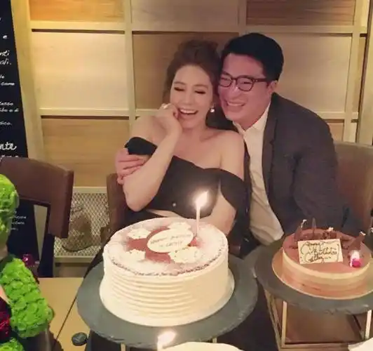 徐子淇:嫁豪门生儿子,公公奖励十亿,lv包堪比博物馆_时候_李嘉诚_香港