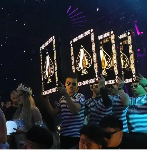 酒吧发光酒座ktv发光酒座黑桃a网红野格红酒香槟洋酒亚克力展示架酒托