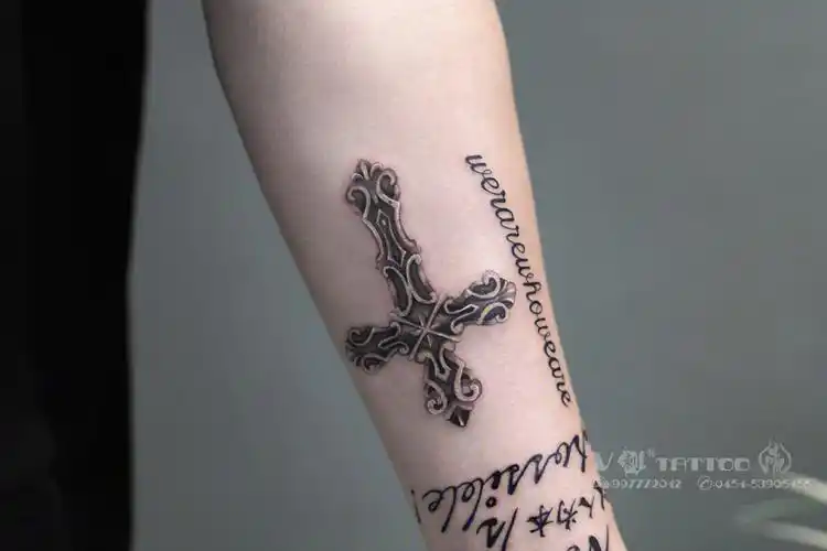 十字架哈尔滨纹身