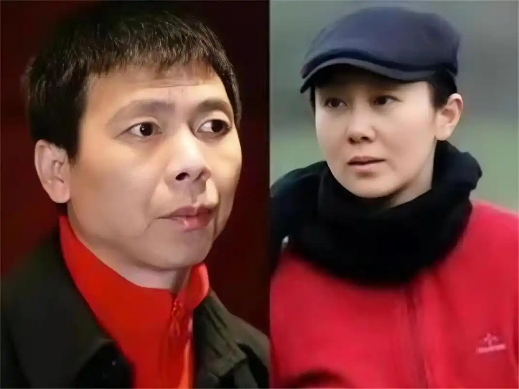 回顾冯小刚前妻张娣23年坚持不嫁全心陪伴女儿今女儿成她骄傲