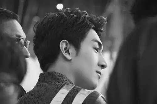 2017年9月28日 23:59   关注  林更新 壁纸 评论 收藏