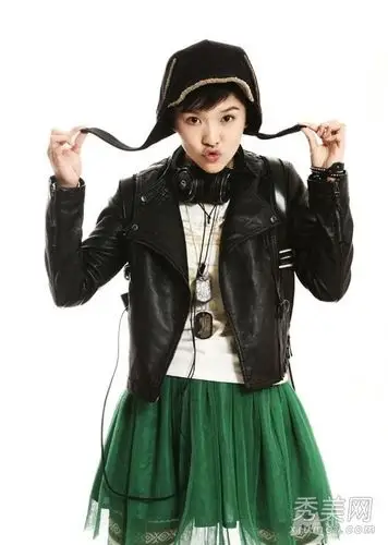 《麻辣女兵》王洋精美写真 活泼可爱(5)