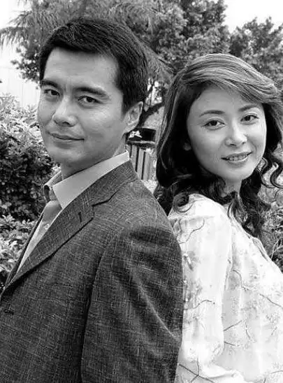 但是还是没能拯救,妻子的离去对许亚军的影响很大,一度非常痛苦