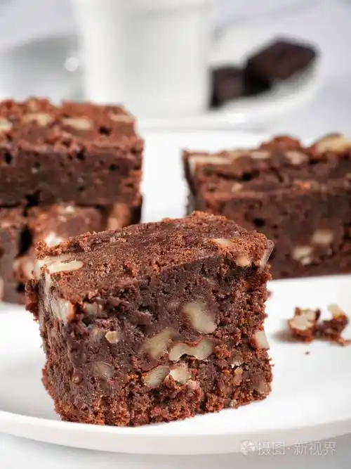 传统美国巧克力布朗尼的甜点.选择性的焦点