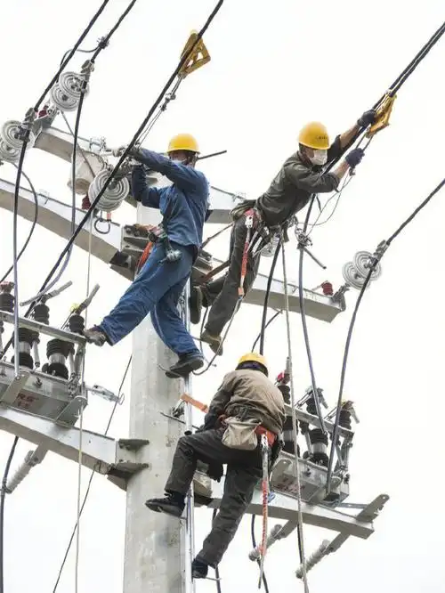 高空作业者的生活状态